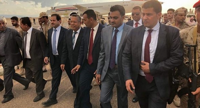 الخارجية اليمنية تكشف حقيقة وضع ”بن دغر” في سقطرى