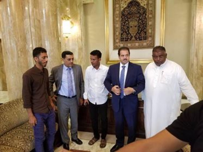 الوزير نايف البكري يبارك لشباب اليمن اللفائزين بجائزة العمل الإنساني العربي ويوجه بتكريمهم