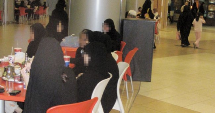 القبض على عصابة نسائية تصطاد ضحاياها عن طريق الإغواء الجنسي في اليمن (تفاصيل)
