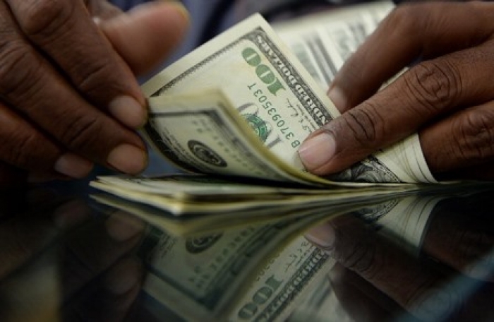 هبوط الدولار واستقرار الريال السعودي والعملة المحلية تشهد تحسنا «اسعار الصرف»