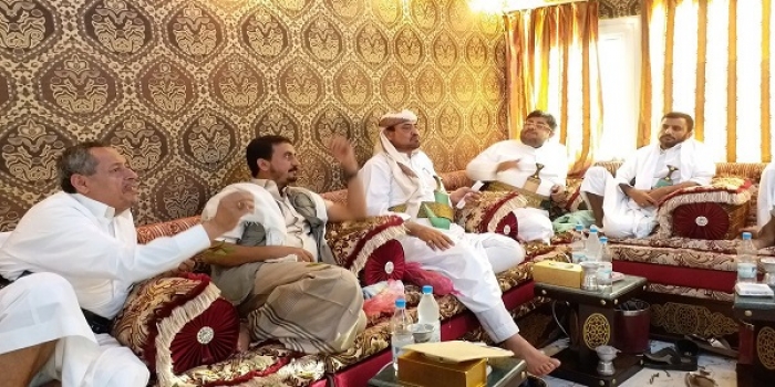 اتهامات حوثية ل "حمود عباد" بالسرقة والفساد