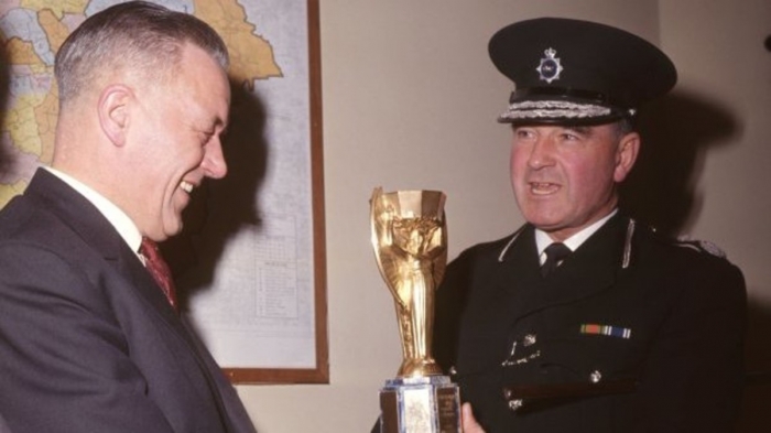 أخيرا.. الكشف عن سر سرقة كأس العالم بلندن عام 1966