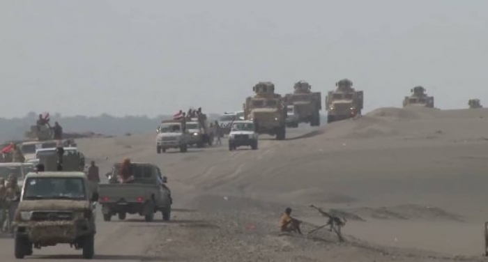 شاهد الصور : الارتال العسكرية الضخمة التي تقترب من مدينة الحديدة