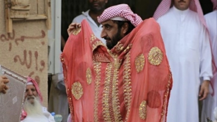 قصة "شبح المزادات" السعودي.. ثراء و"سحر" وصوت جهوري
