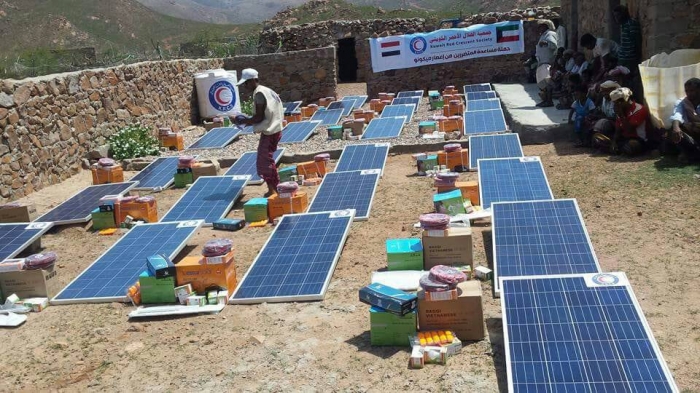 الهلال الكويتي يدشن مشروع الطاقة الشمسية في سقطرى