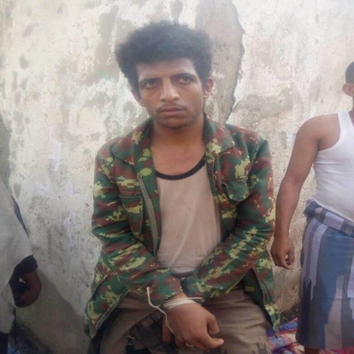 شاهد بالفيديو.. اعترافات خطيرة للقناص الحوثي الهاشمي بعد القبض عليه من قبل قوات الجيش الوطني بجبل حبشي بتعز