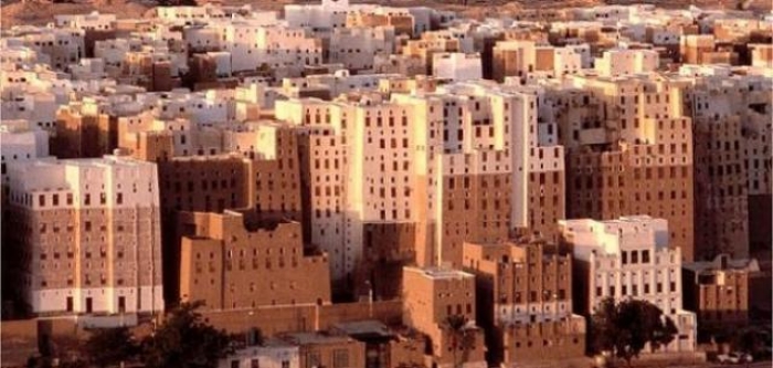 عاجل: مسلحون يطلقون الرصاص على مسئول أمني كبير بحضرموت ويردونه قتيلا