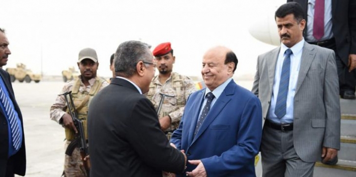 شاهد: الرئيس هادي ينشر صور يومه الاول في العاصمة عدن