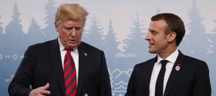 شاهد| ماذا فعل الرئيس الفرنسي في يد نظيره الأمريكي عند مصافحته؟