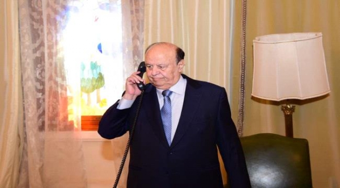 الرئيس هادي يجري اتصالاً هاتفياً بالشيخ عبدالرحمن اللحجي ويبارك له انتصارات الساحل