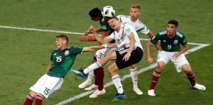 شاهد بالفيديو: منتخب المكسيك يهزم ألمانيا وينتزع منه فوزًا ثمينا في كأس العالم