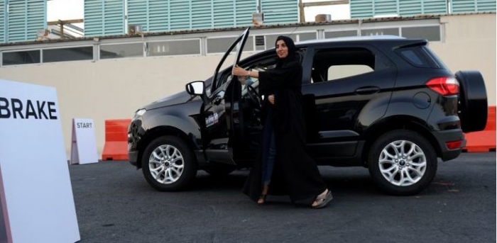 “توكلي وانطلقي”.. فعاليات سعودية لكسر حاجز خوف النساء من قيادة السيارات