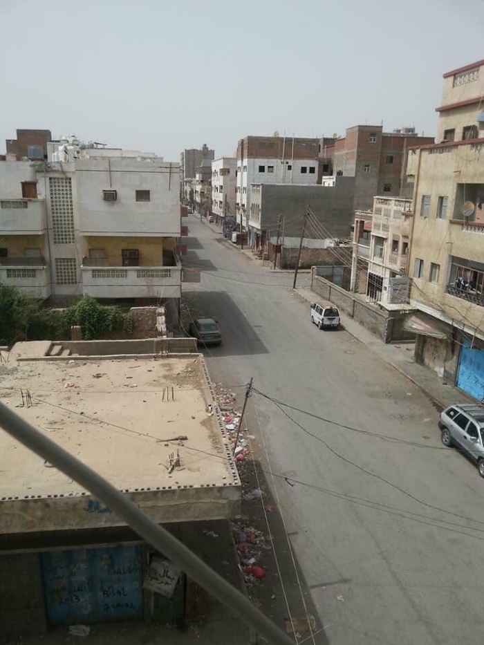 رسائل واتساب من الحوثيين تتسبب بموجهة هروب ونزوح من أحياء مدينة الحديدة
