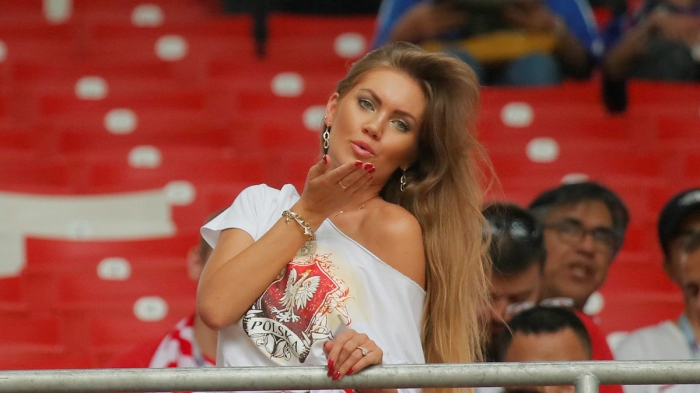 بالصور.. المشجعات البولنديات يخطفن الأضواء في روسيا.. هن الأجمل في المونديال