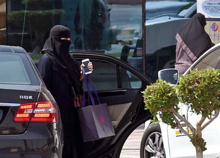 قيادة المرأة السعودية للسيارات تدخل حيز التنفيذ