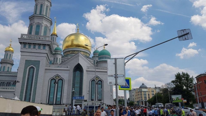 بالصور: أكبر مسجد بأوروبا وجهة خاصة لجماهير مونديال روسيا