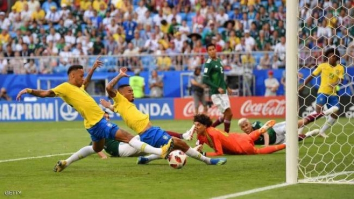 نيمار يقود البرازيل لربع النهائي ويرسخ "عقدة المكسيك"