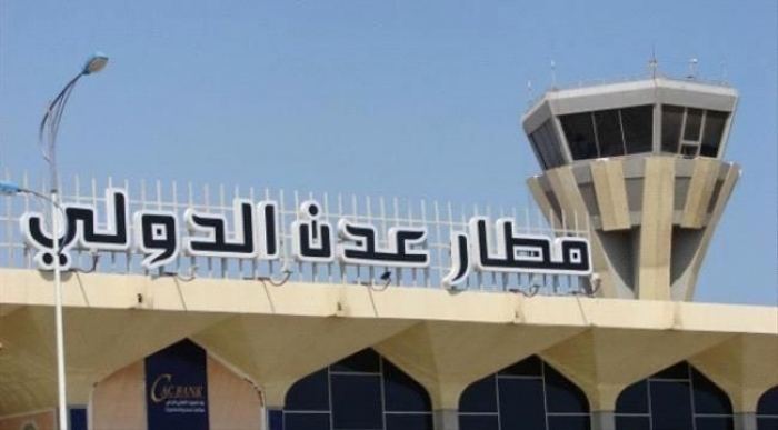 عاجل : حركة احتجاجات تغلق مطار عدن في وجه الملاحة الدولية بالتزامن مع وجود الرئيس بالعاصمة المؤقتة