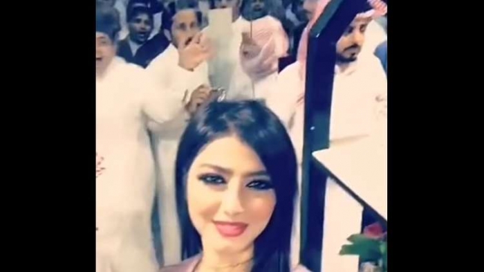 ممثلة سعودية تثير "الفوضى" في الرياض