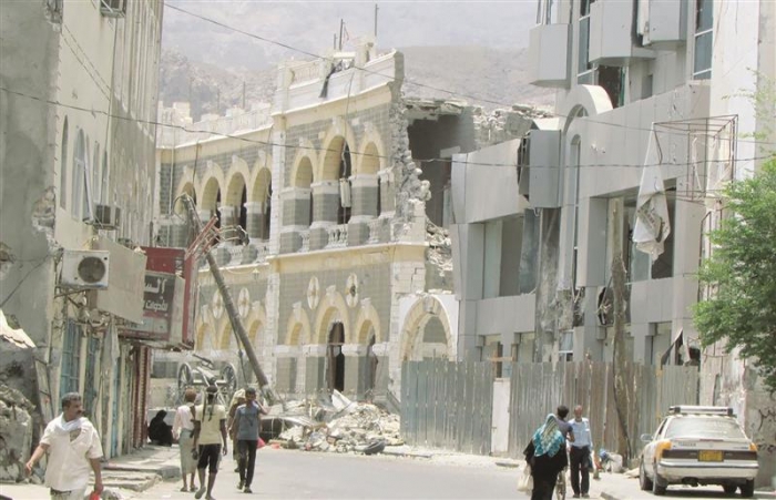 من هنا مَرَّ تتار العصر .. تحقيق مصور عن ما خلّفه الحوثيون من دمار وخراب في مدينة عدن