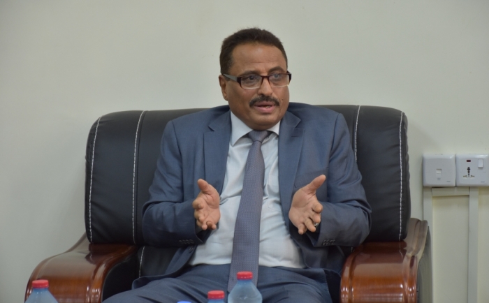 بعد تعالي شكاوي المواطنين... وزير النقل يرأس إجتماع بمجلس إدارة الخطوط الجوية اليمنية