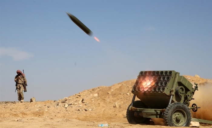 مدفعية الحوثي تستهدف مواقع حيوية بمدينة مارب .. تفاصيل