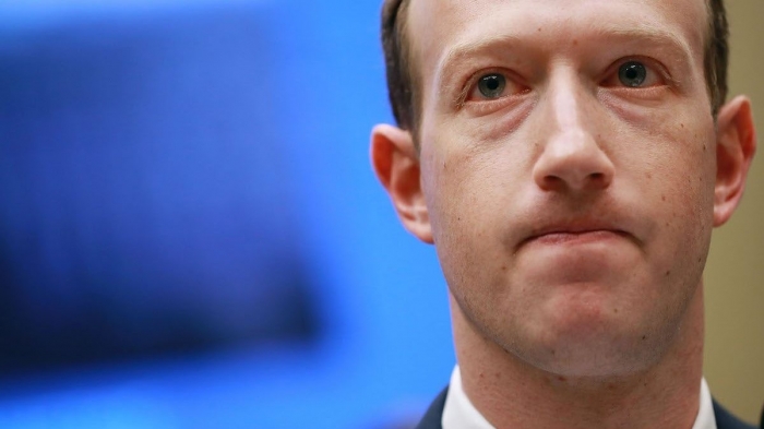 16 مليار دولار تبخرت من ثروة مؤسس فيسبوك في ثوان معدودة