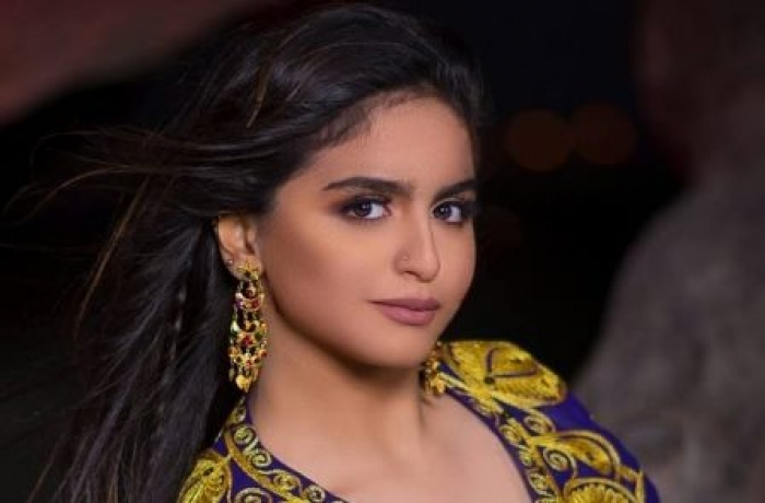 شاهد بالفيديو :  الفنانة المراهقة حلا الترك في تحدي الرقص كيكي