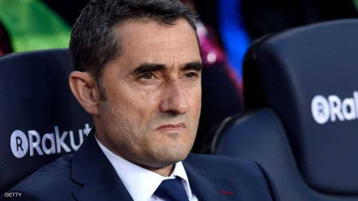 مدرب برشلونة يخرج عن صمته بشأن رحيل رونالدو