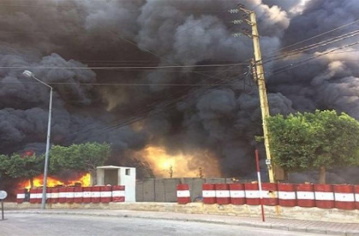 انفجار مدوي يهز بوابة معسكر القوات الخاصة بعدن