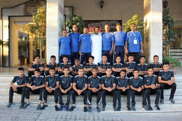 حسين الشريف يقيم مادبة عشاء للمنتخب اليمني في " باب اليمن"