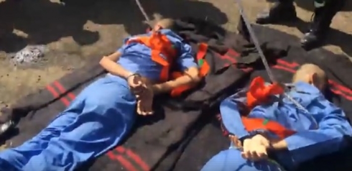 قبل قليل : صنعاء تعدم مغتصبي الطفل الطفل مثنى صالح امام الناس بميدان التحرير ( فيديو وصور)