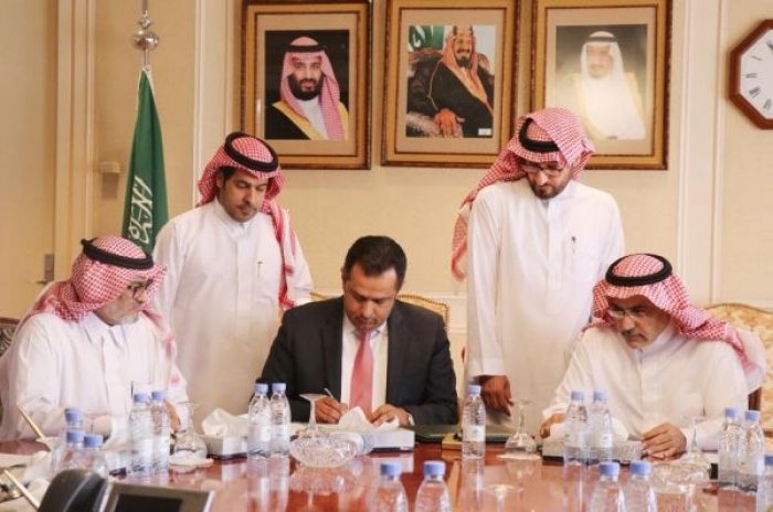 السعودية توقع مع اليمن اتفاقية تنفيذ امر الملك سليمان بشان وقود الكهرباء