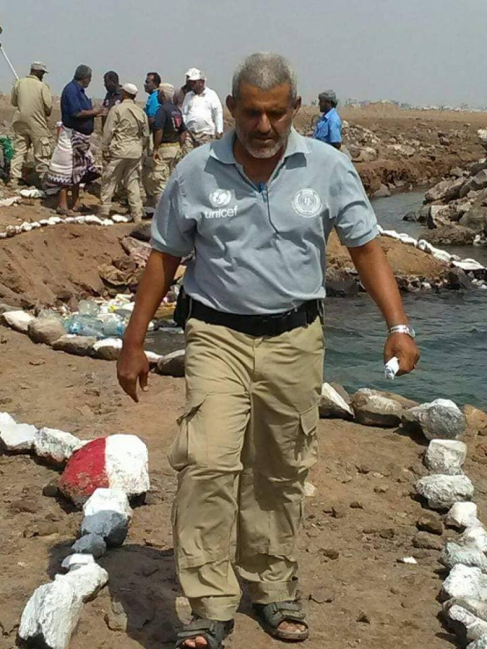 قنبلة موقوتة تودي بحياة خبير في نزع الألغام وتصيب 4 آخرين في عدن