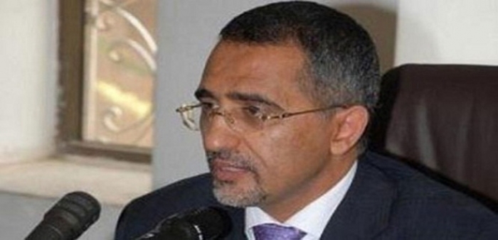 أكاديميون يمنيون يطالبون بإقالة محافظ البنك المركزي والتحقيق معه على خلفية هذه القضايا