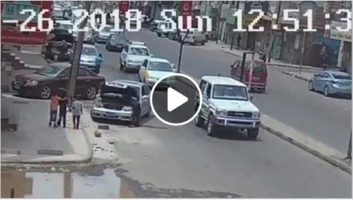 حادثة سرقة جديدة بصنعاء عبر دراجة نارية ضحيتها فتاة (فيديو)