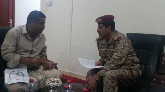 شاهد .. رئيس اركان الجيش اليمني يباشر عمله من عدن .. صورة