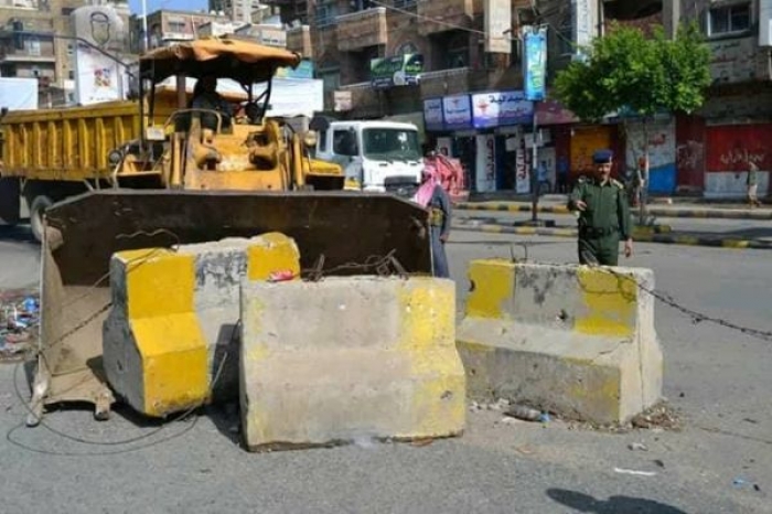 حملة لإزالة الحواجز والمتارس والمظاهر المسلحة في مدينة تعز