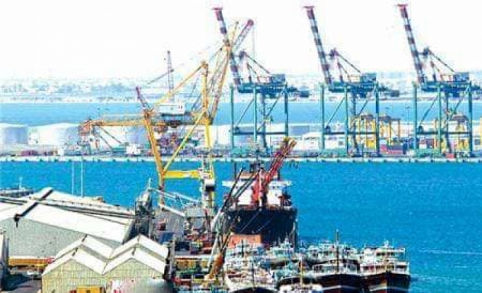 كبار المستوردين  يشكون لرئيس الحكومة إجراءات جمارك ميناء عدن