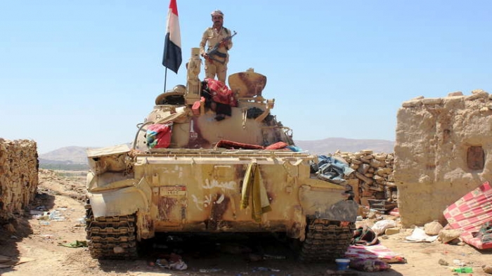 اليمن.. قوات هادي تسيطر على موقع استراتيجي وتفصل الحديدة عن صنعاء