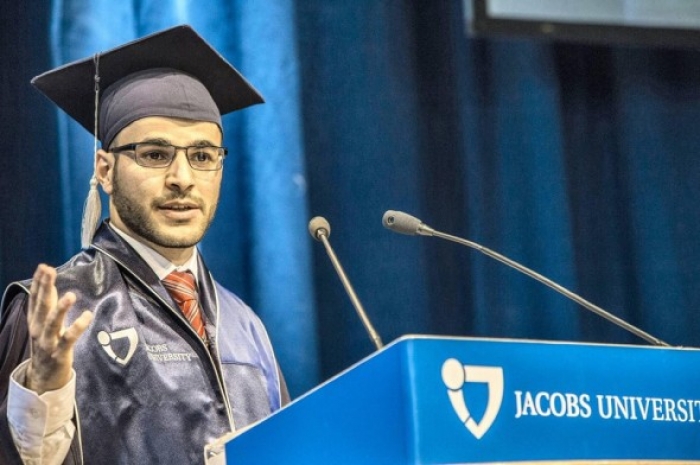 من هو ”هاشم الغيلي”.. المزارع اليمني الذي حازت صفحته بالفيس بوك على اكثر من 27 مليون متابع؟!