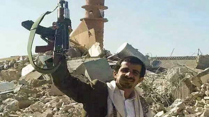 شاهد بالصورة كيف فجّر الحوثيون جامعاً بمحافظة حجة لتتطاير المصاحف في كل مكان