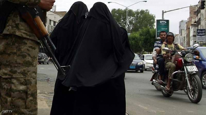 ميليشيا الحوثي النسائية تقتحم جامعة صنعاء وتختطف العشرات