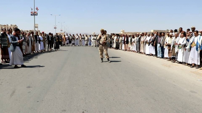 بالصور : الكشف عن صفقة هامة بين الشرعية والحوثيين لا تعرقل انتصارات الجيش الوطني