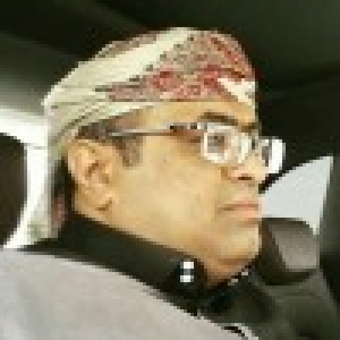 ممثل يمني شهير يستفز الجماعات المتحفظة بتصريح ناري ويعلن بدء معركة
