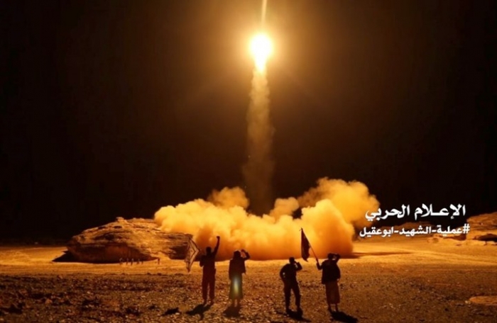 الحوثيون يقصفون "جازان" بـ6 صواريخ باليستية