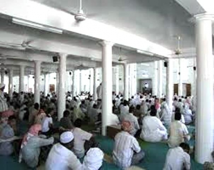خطيب الجمعة بجامع سميح بسحيل سيئون الشيخ الداعية / ابو ابراهيم محمد بن صالح بابحر / احترام كبارنا اساس فلاحنا