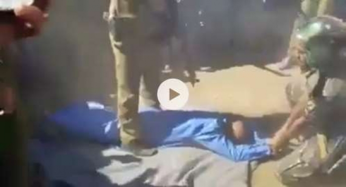 شاهد بالفيديو.. لحظة إعدام قاتل ومغتصب الطفلة آلاء الحميري..والجمهور يرفض ترديد الصرخة الحوثية
