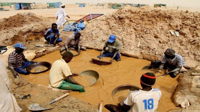 السودان يعلن اكتشاف منجم ذهب “ضخم”